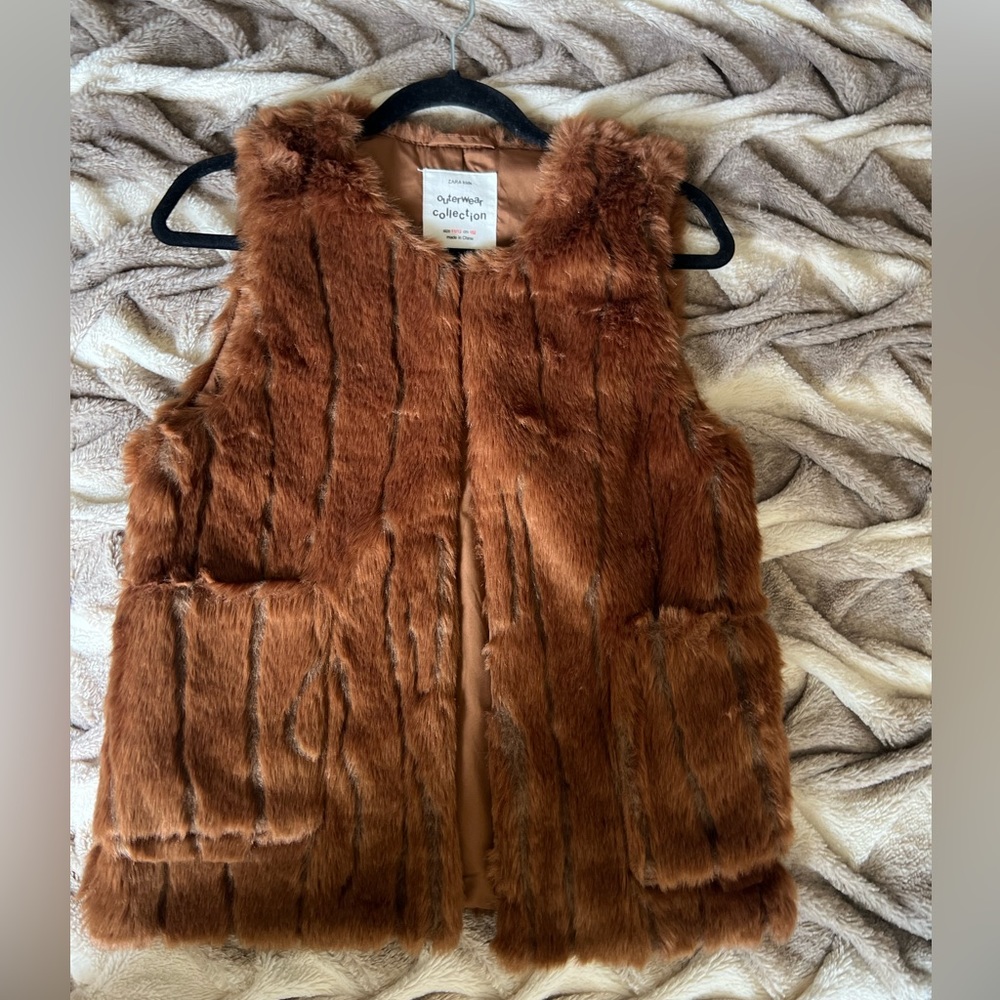 Zara girls faux fur vest 11/12